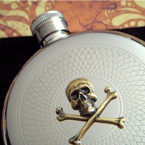 Skull & Crossbones Hip Flask Skull & Crossbones Hip Flask