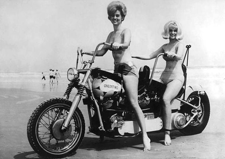 girls-motorcycles.jpg