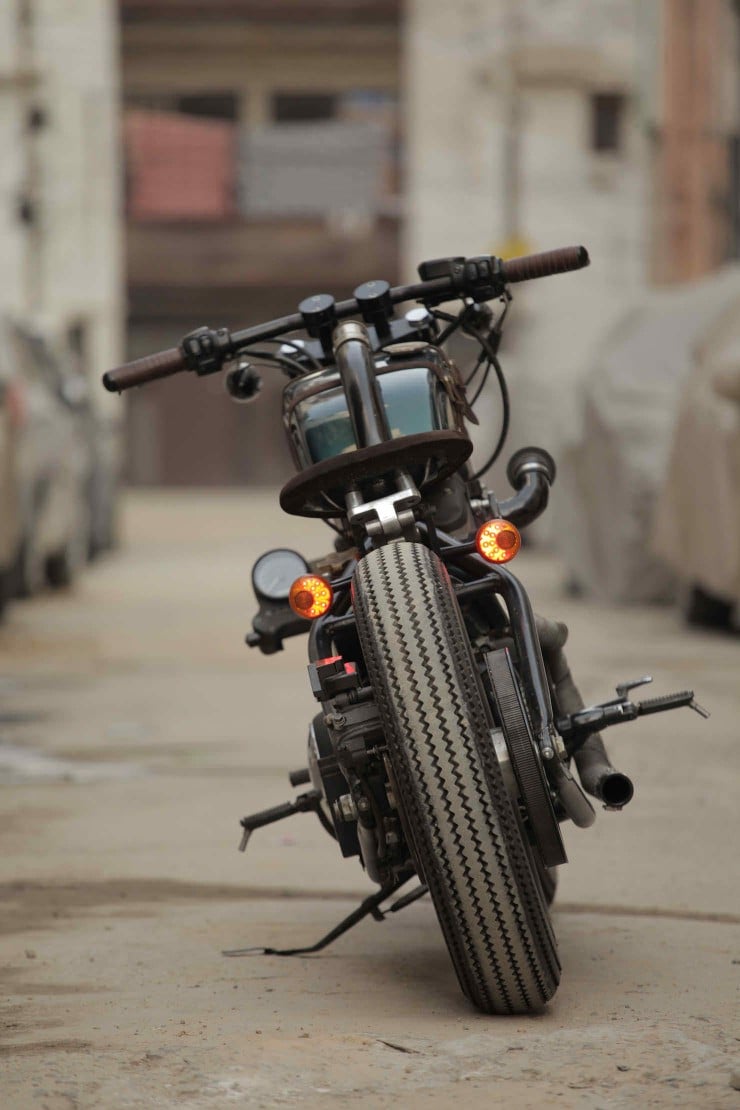 Harley Davidson Indian 1 740x1110 Harley Davidson 883 by TJ Moto