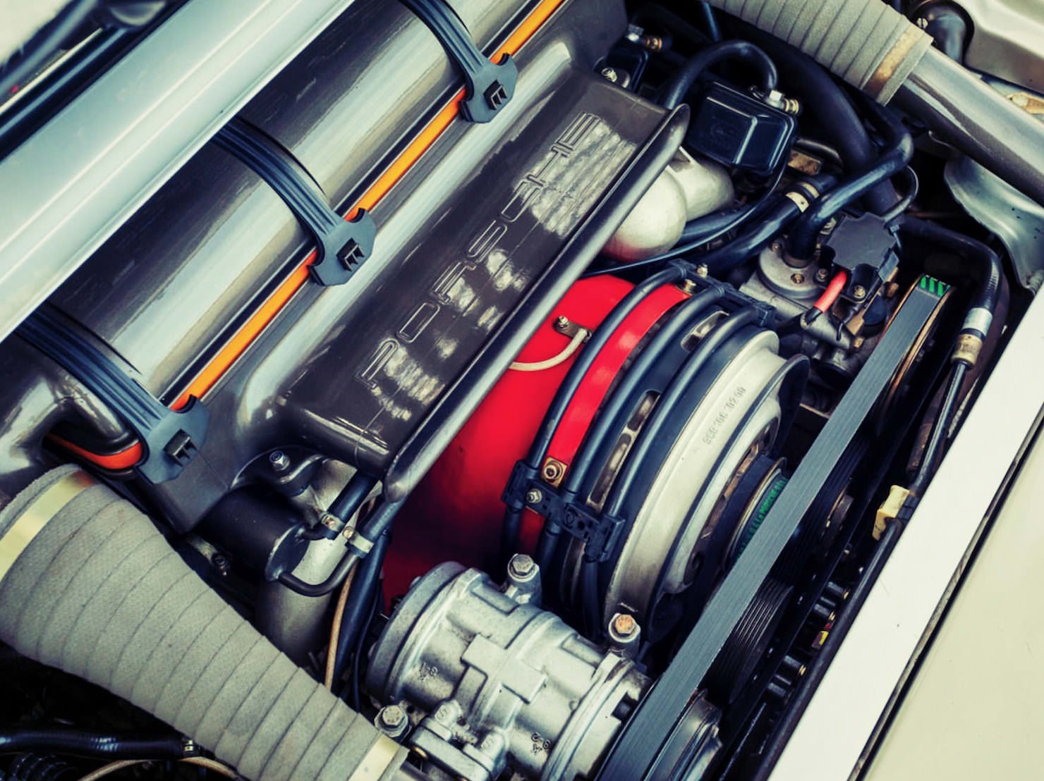 1988 Porsche 959 Porsche 959 engine Fotor 740x554 1988 Porsche 959