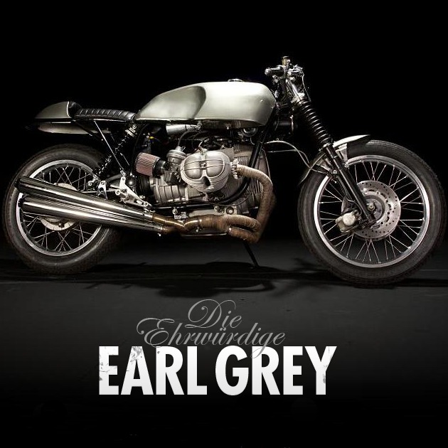 油絵 人物画『BMW バイクガール cafe racer』Joe作 肉筆１点物 ★アクリル板付★ 女性 バイク ガレージ J3-2.19-BA1