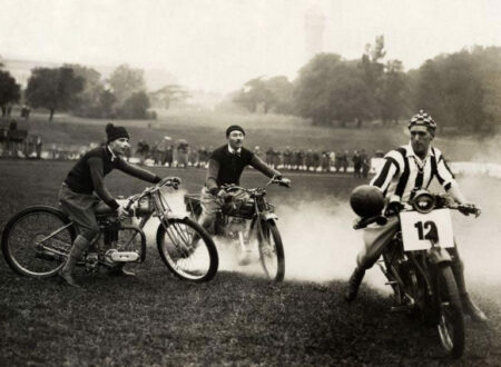 Board Tracker Football footbal pitch of Crystal Palace in London England 1923. 450x330 - Board Tracker Football