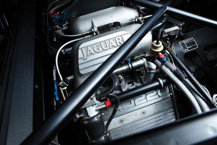 Jaguar XJ220 engine