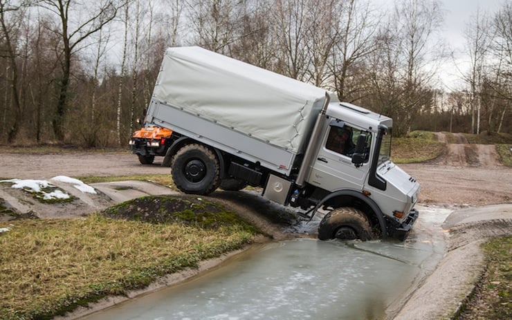 Mercedes-Benz-Unimog-U4000