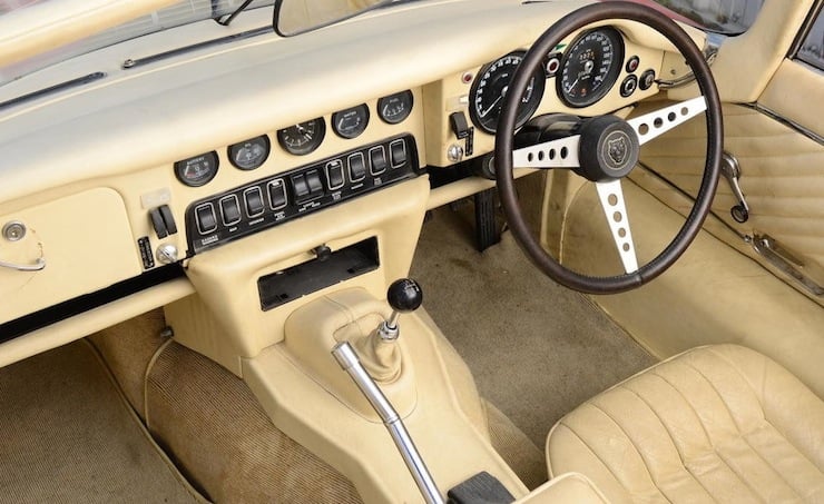 1971 Jaguar E-Type Series III V12 Roadster interior