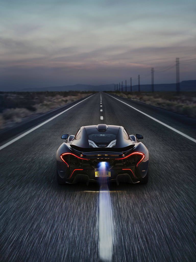 Khám phá chiếc siêu xe McLaren P1 đầy ấn tượng trong hình ảnh này. Với thiết kế mạnh mẽ và tinh tế, siêu xe này sẽ khiến các tín đồ xe hơi cực kỳ thích thú. Hãy xem và cảm nhận!