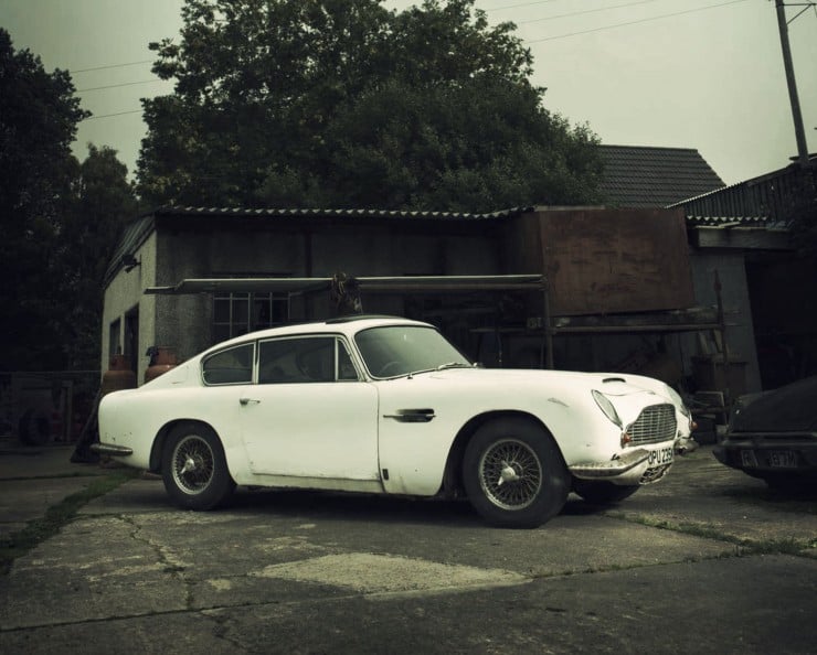 Aston Martin DB6 Front Side Right