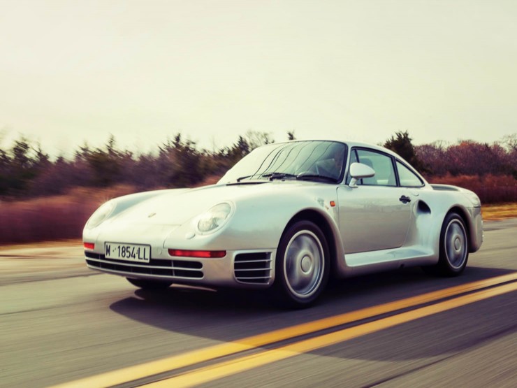 Porsche 959 driving_Fotor