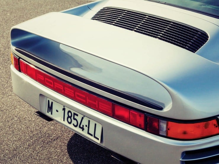 Porsche 959 spoiler_Fotor