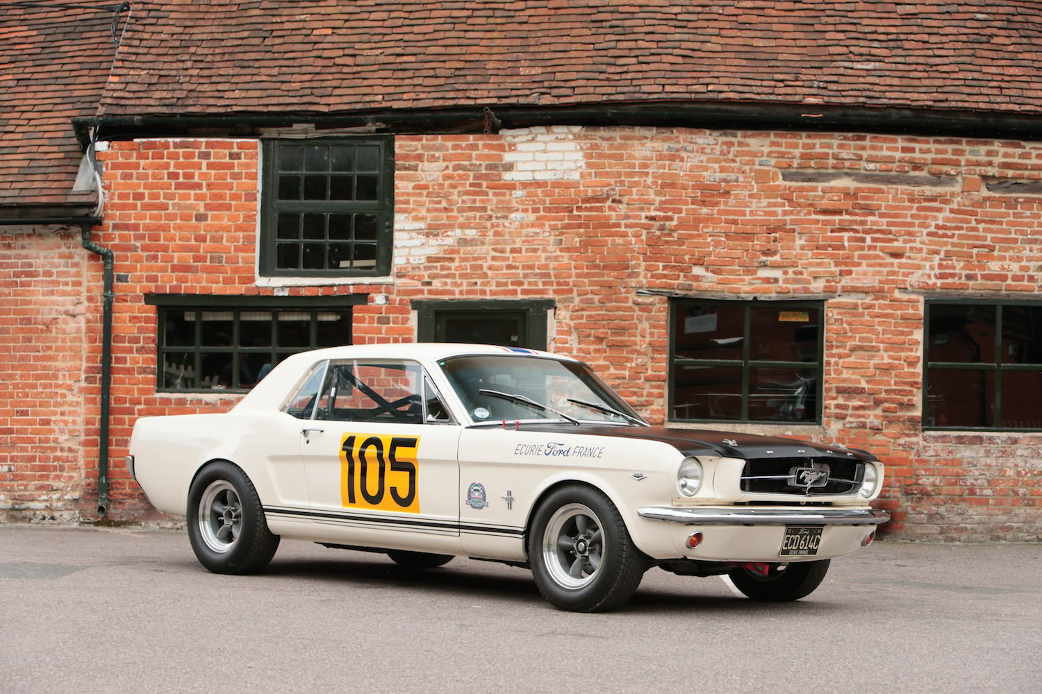 1965 Ford mustang race car #10