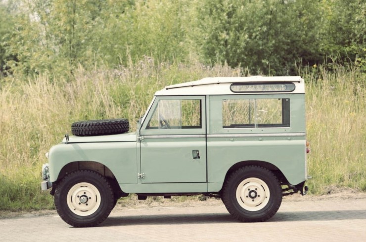 LAND ROVER SERIES IIA