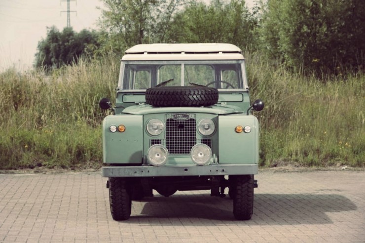 LAND ROVER SERIES IIA FRONT PROFILE