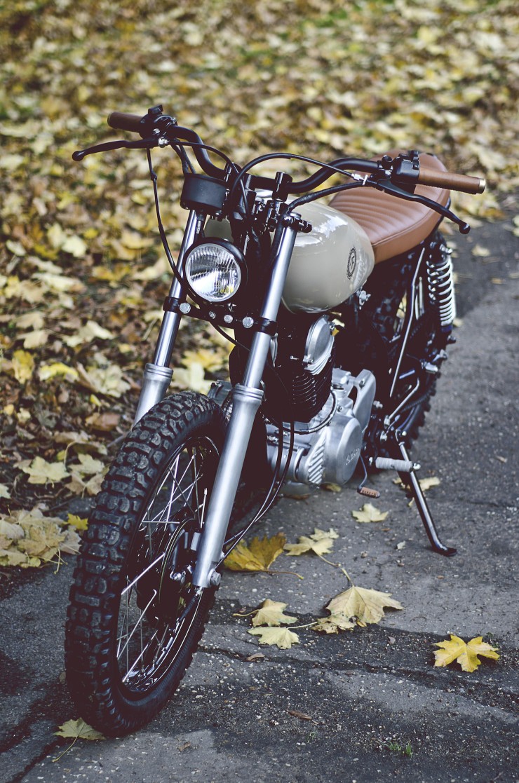 Yamaha SR250 1