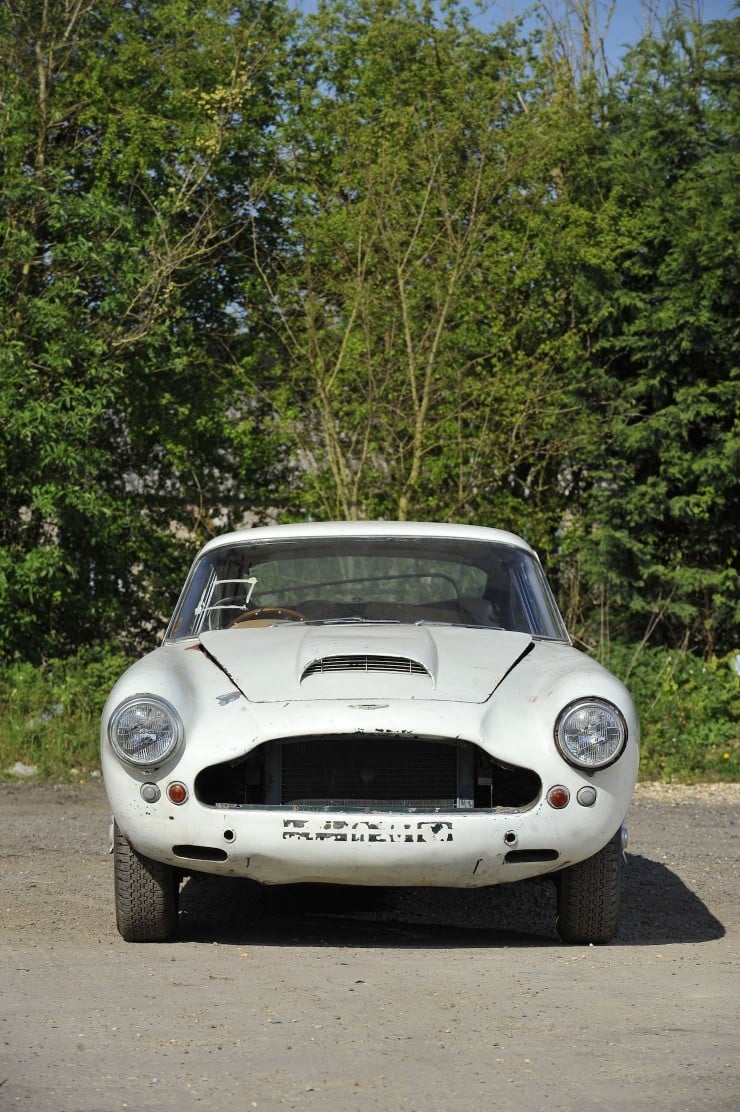 Aston Martin DB4 6