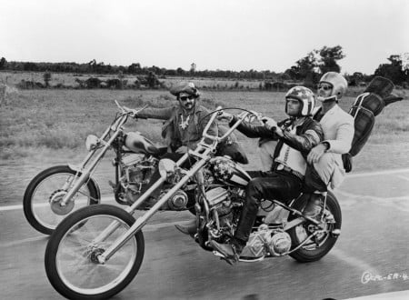 Easy Rider - Wallpaper Dennis Hopper Peter Fonda and Jack Nicholson in EASY RIDER 450x330 - Easy Rider - Wallpaper