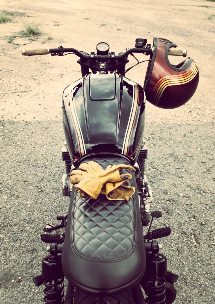 Honda CB750 rear view_Fotor