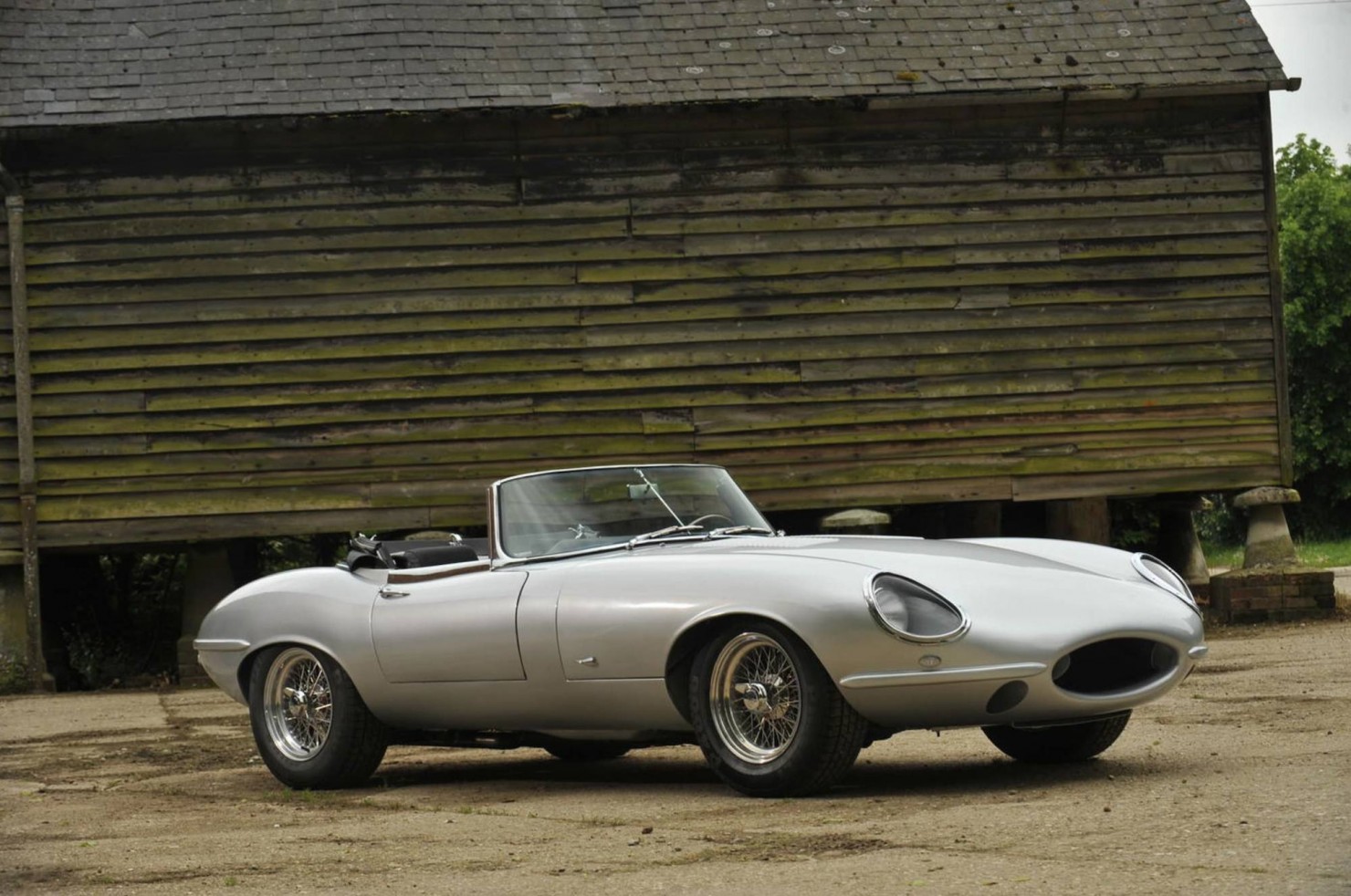 Jaguar E-Type 13