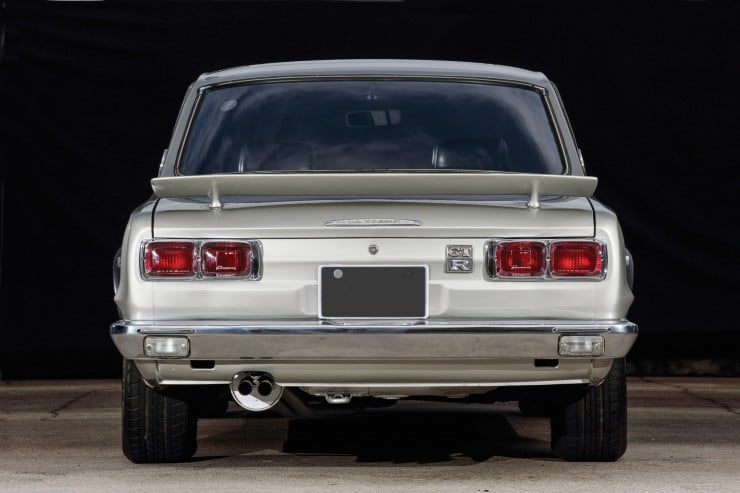 Nissan Skyline Back