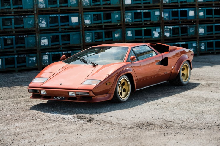 Lamborghini countach скорость