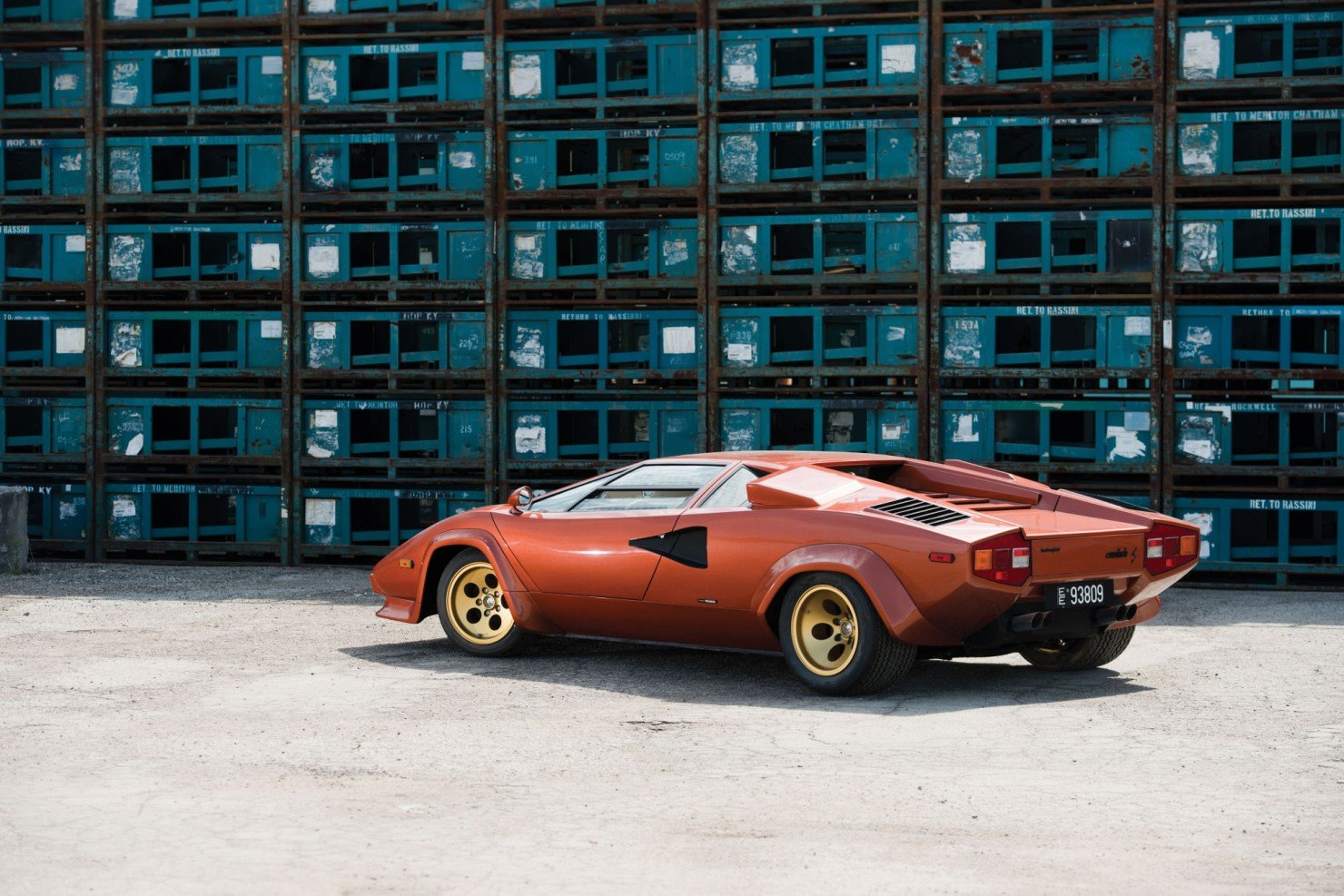 Lamborghini_Countach_LP400S_2