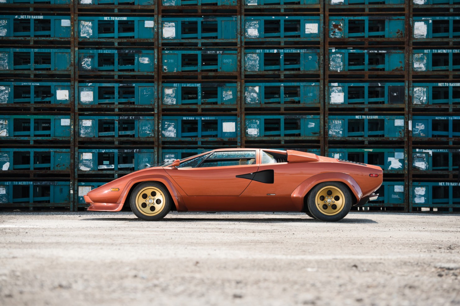 Lamborghini countach максимальная скорость