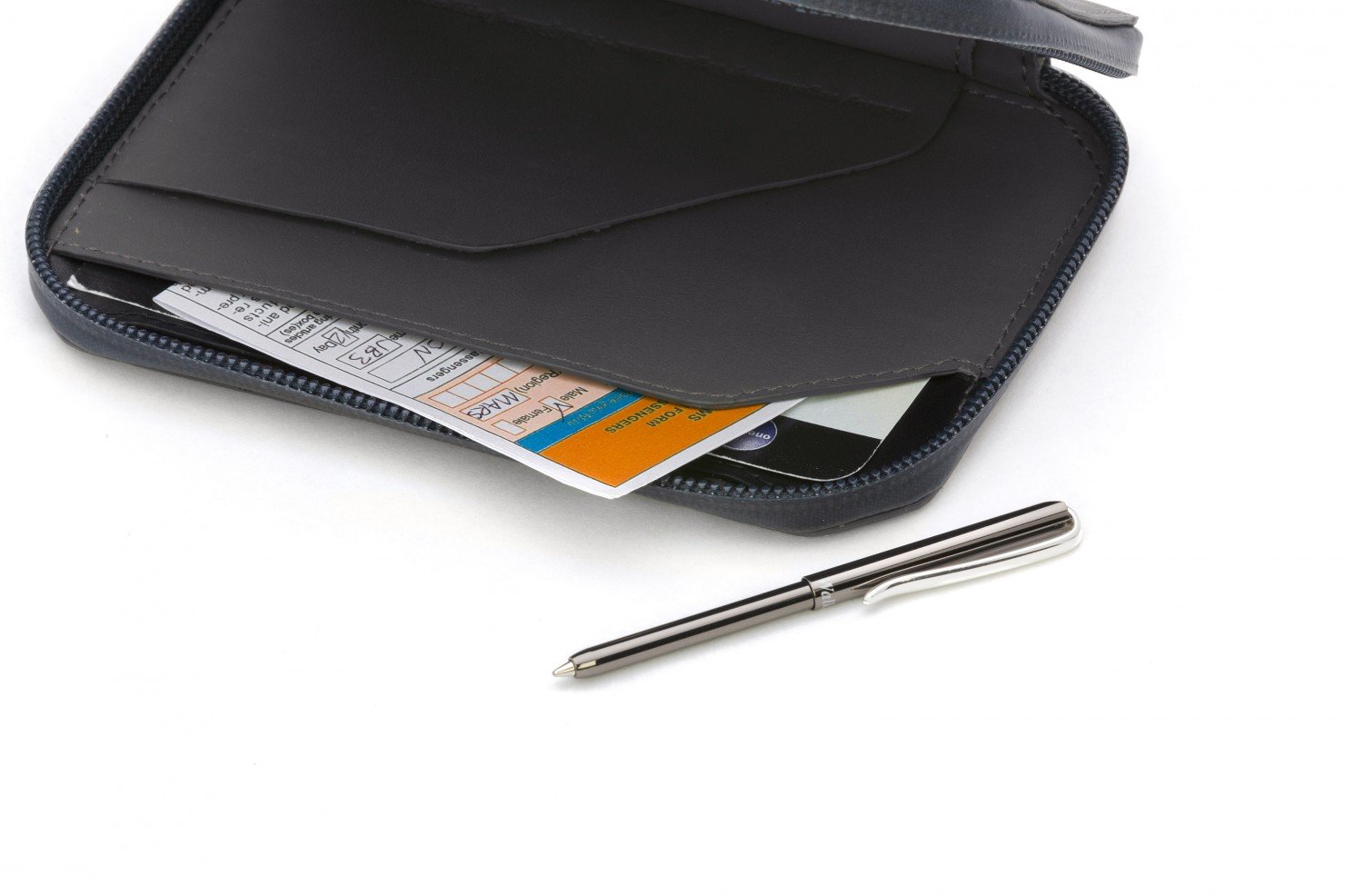 Elements Travel Wallet Bellroy