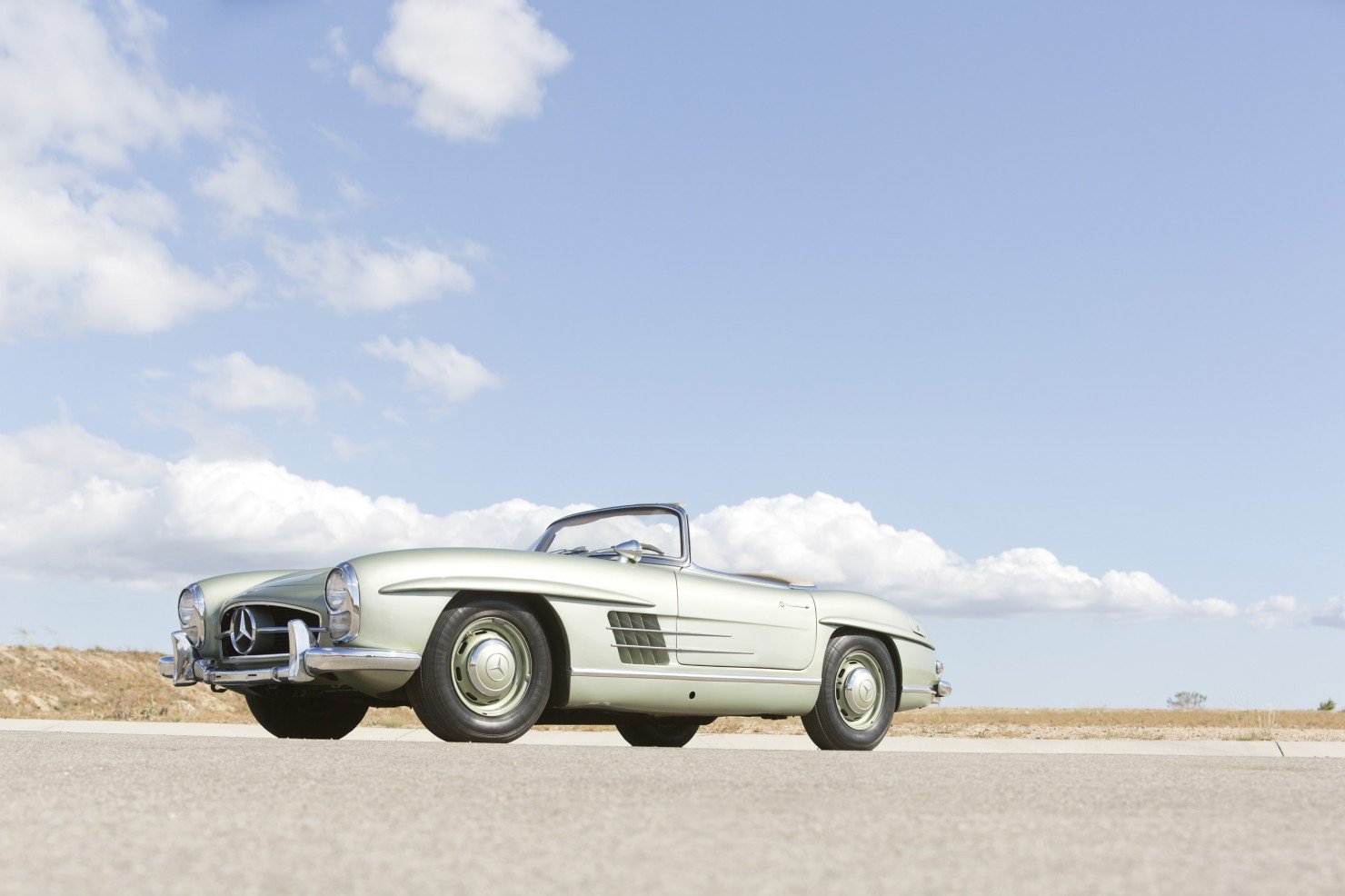 Mercedes-Benz 300 SL Roadster Wallpaper