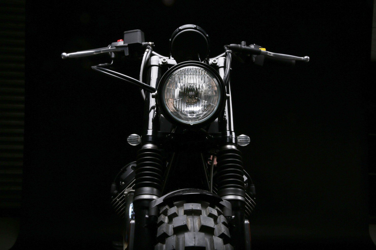 Moto Guzzi V7 Stone 13