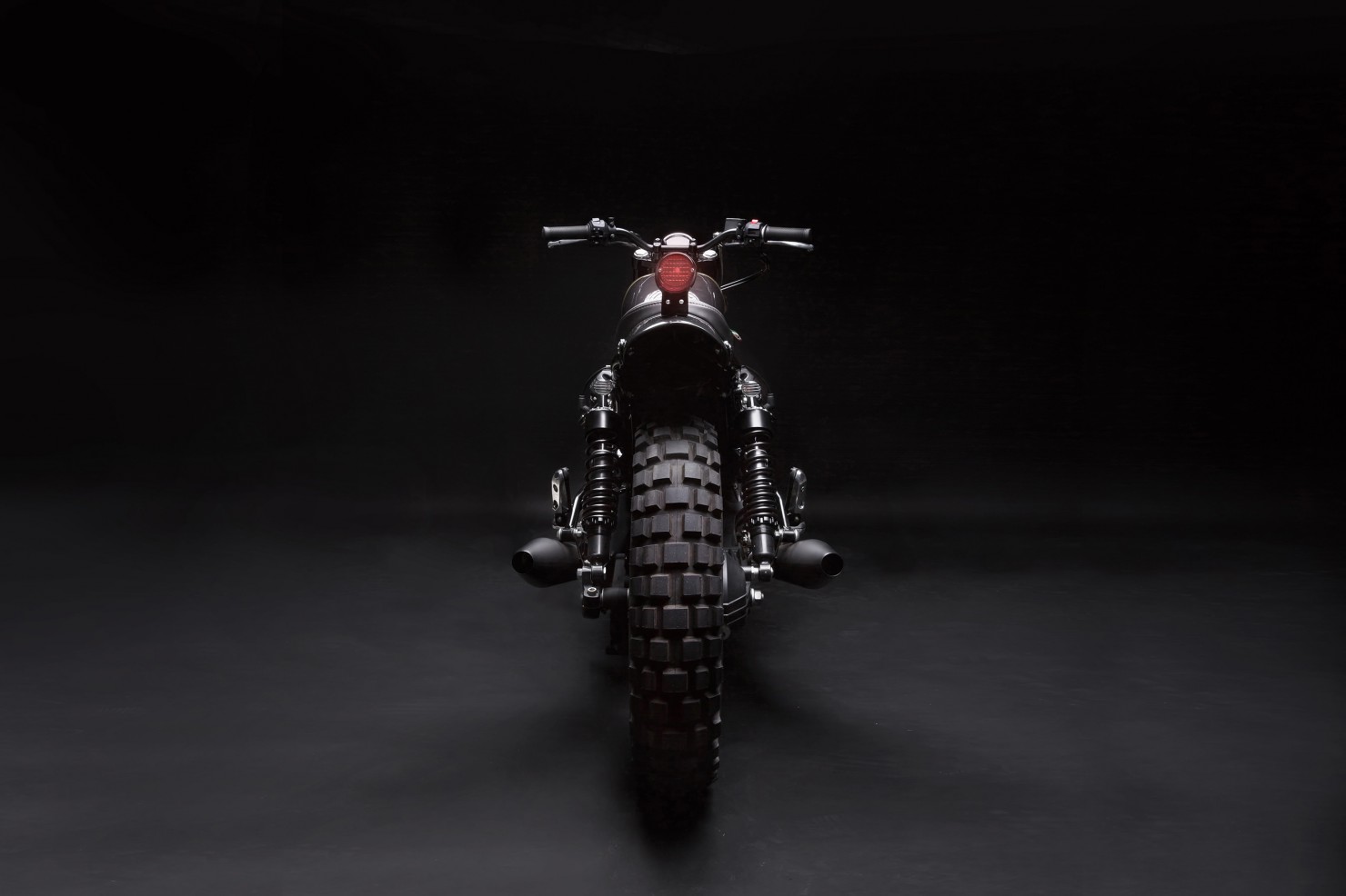 Moto Guzzi V7 Stone 16