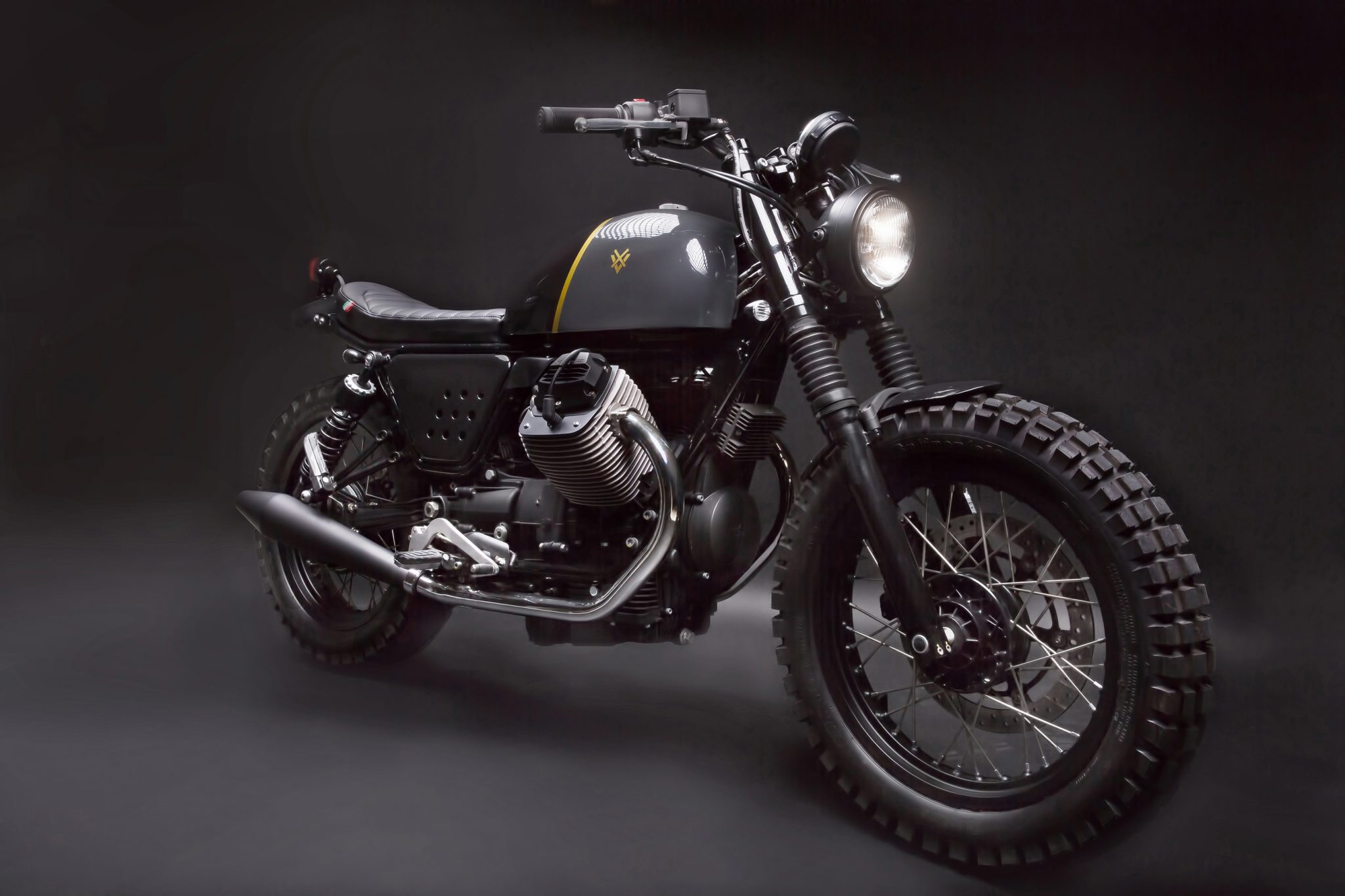 Moto Guzzi V7 Stone by Venier Customs