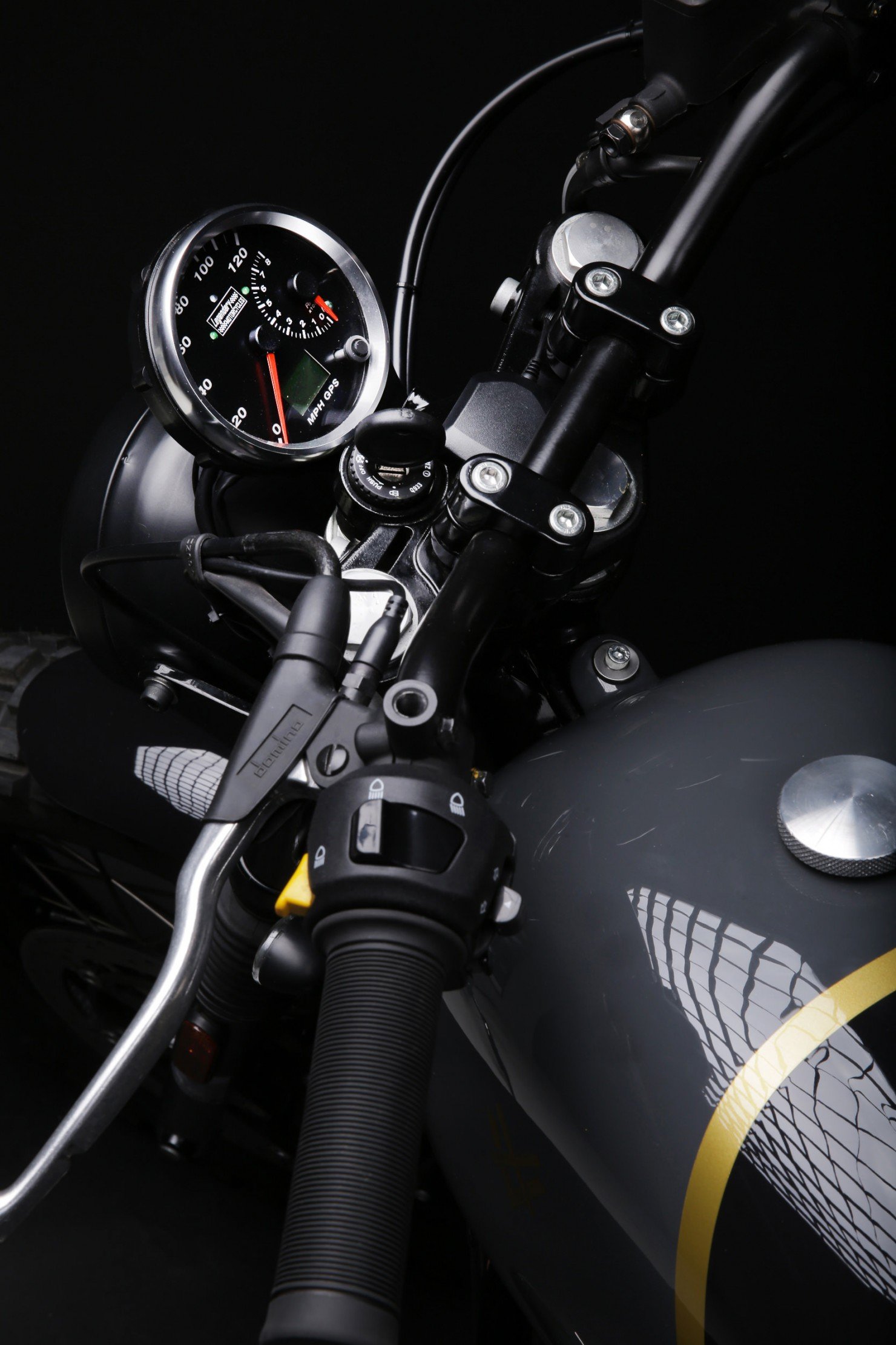 Moto Guzzi V7 Stone 7