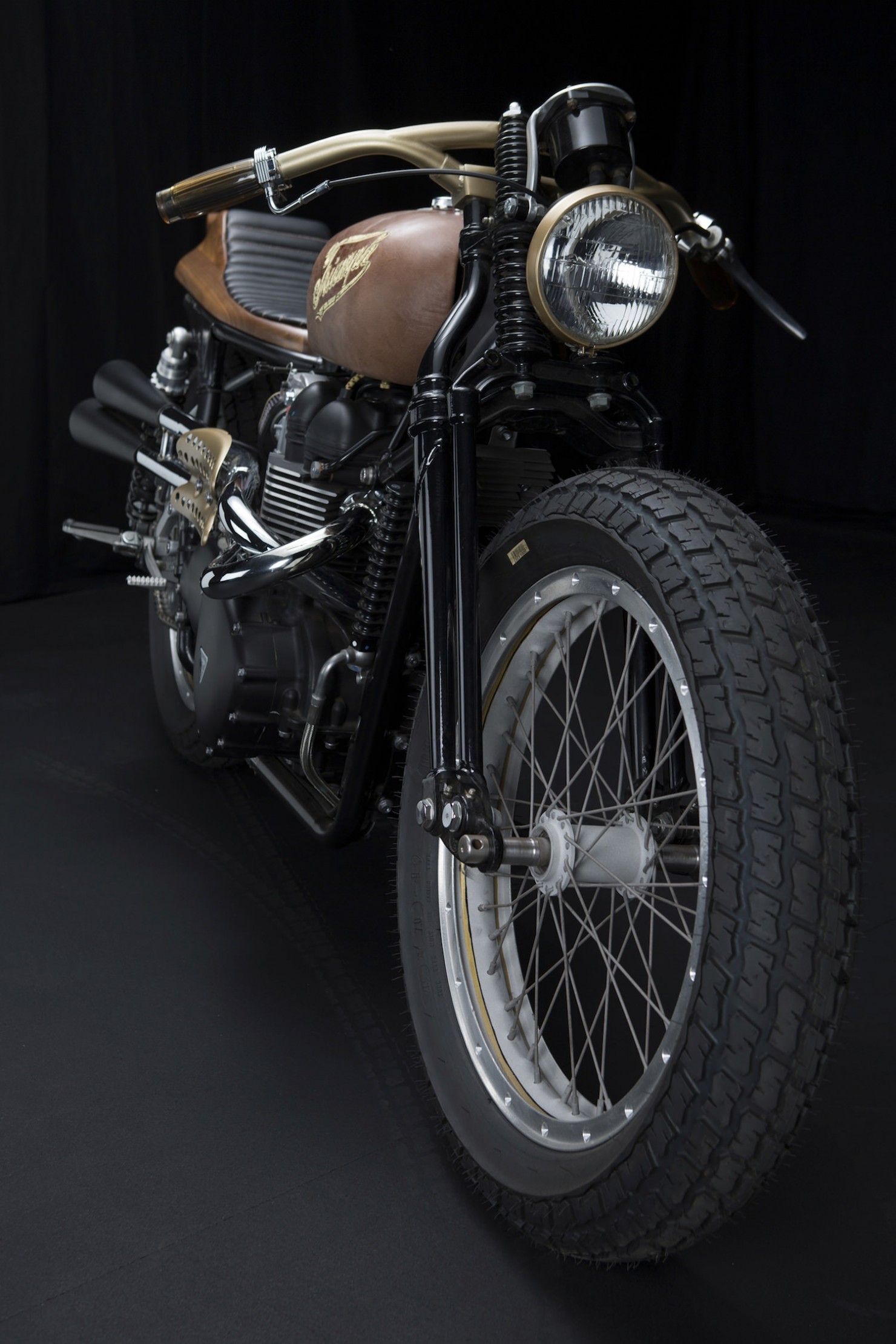 Triumph_Flat_Tracker_13