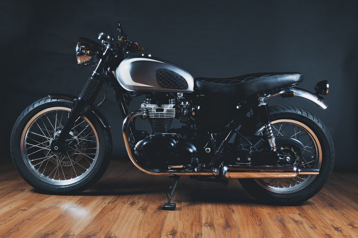 Kawasaki_W650_Motorcycle_9