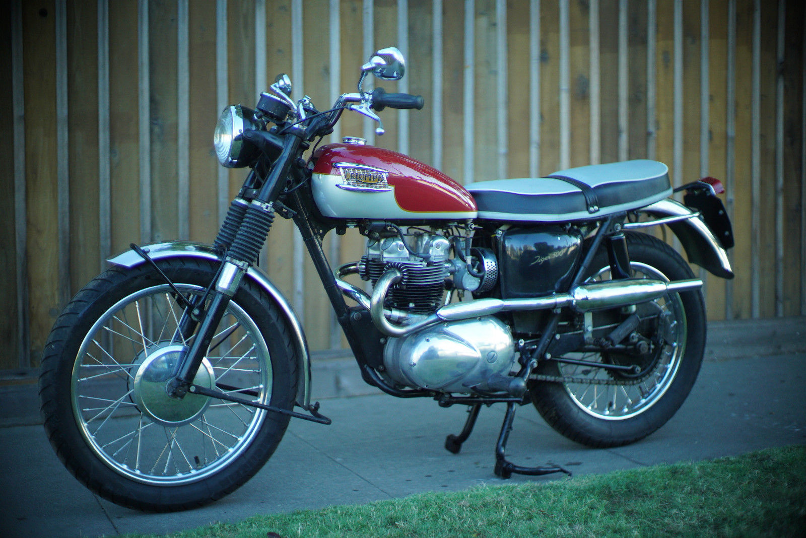 Triumph T100SC | Silodrome