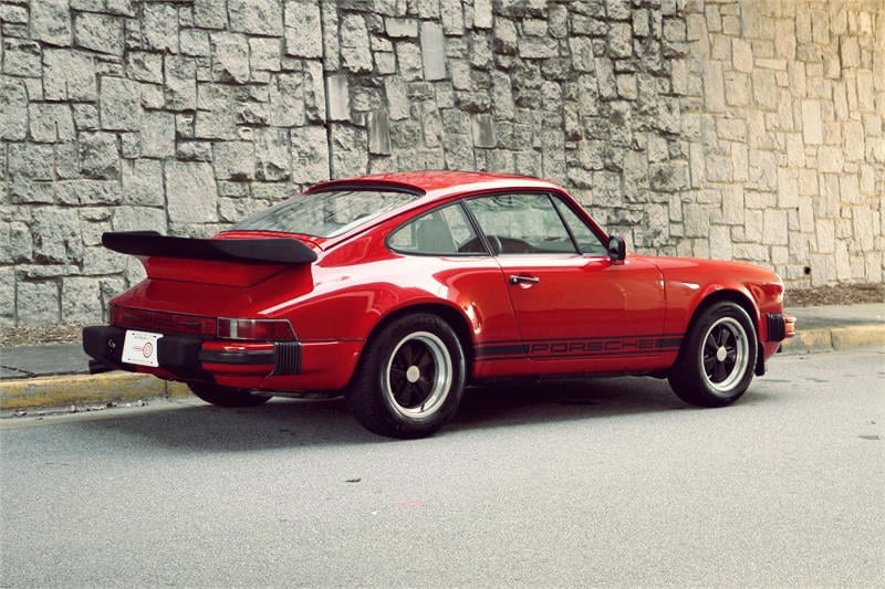 Vintage_Porsche_911_12