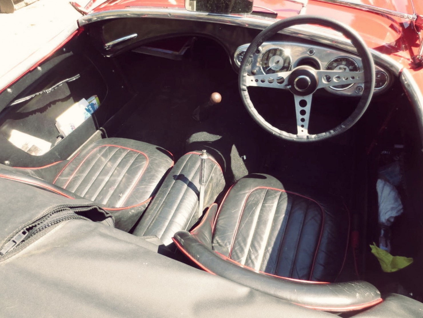 Austin-Healey 100 Interior