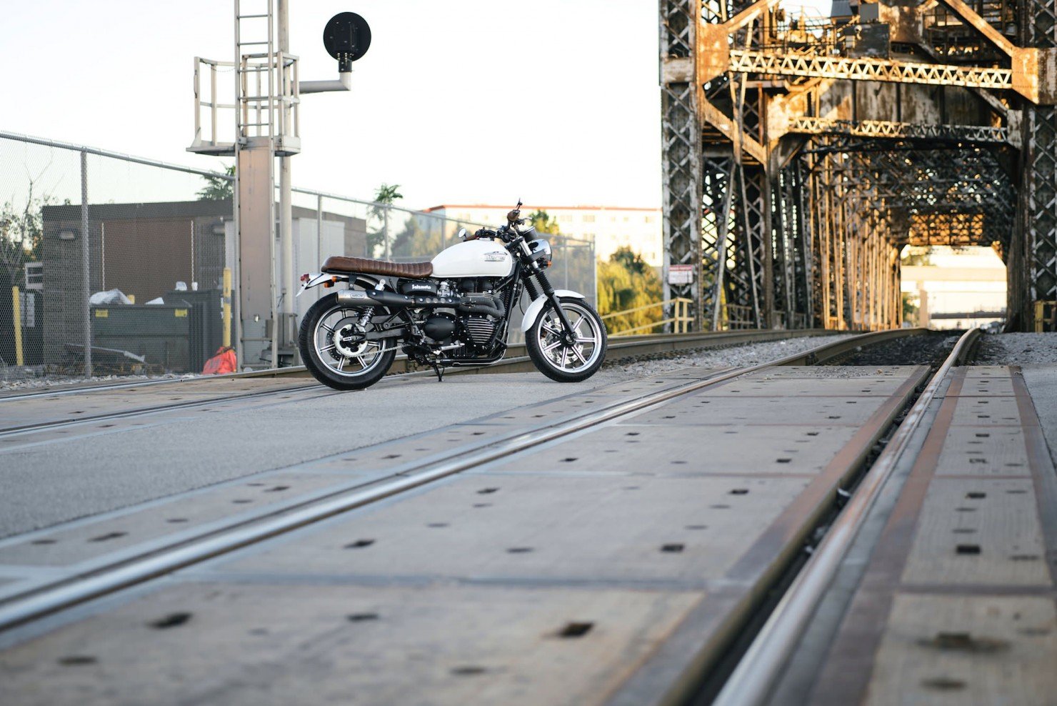 Triumph_Bonneville_Motorcycle_16