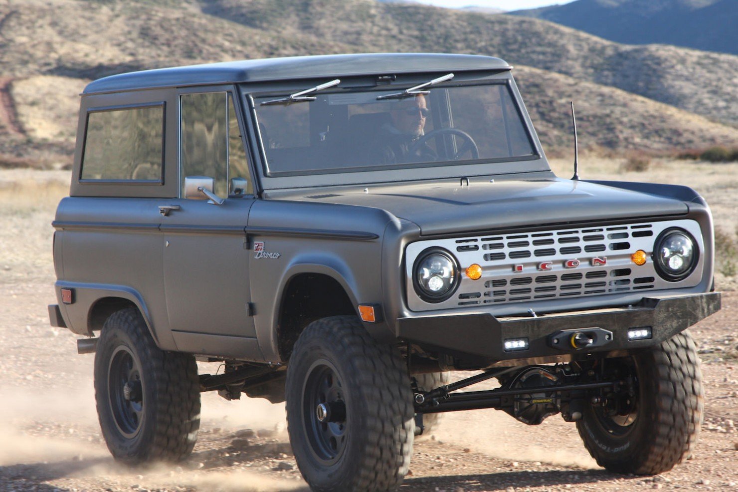 Bronco_Offroad_F34_JW_Driving