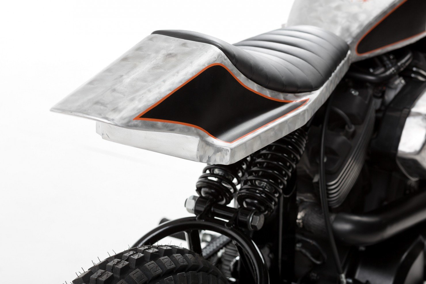 Harley-Davidson-Street-Custom-11