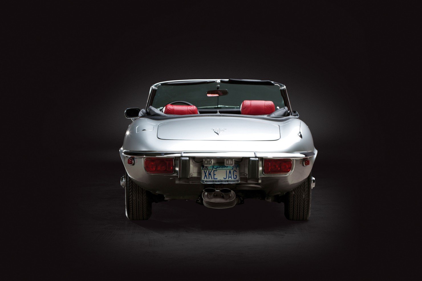 Jaguar_E-Type_V12_18