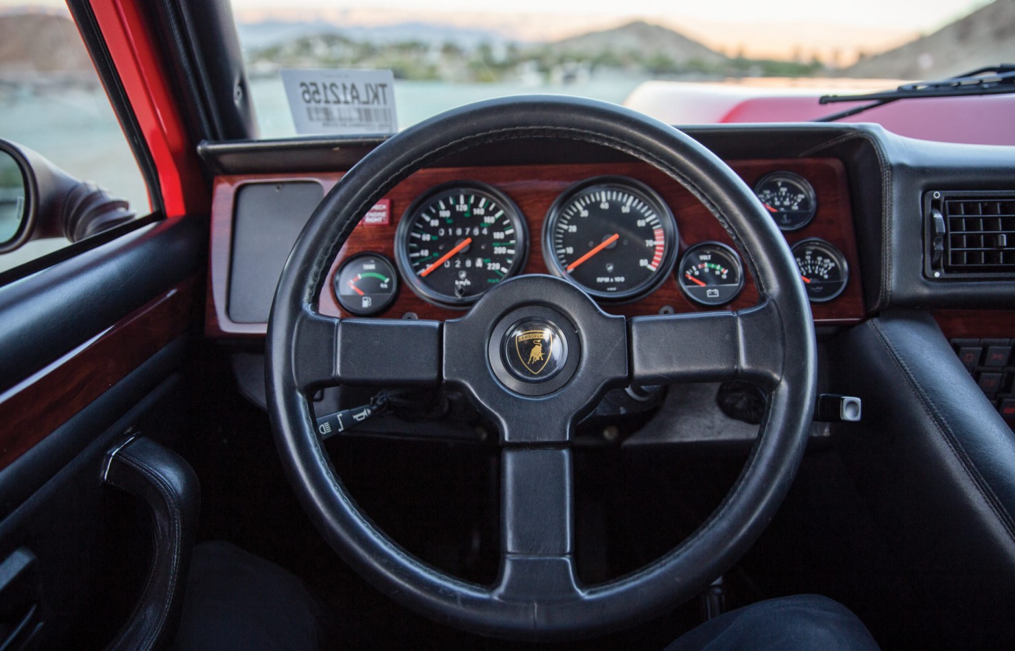 Lamborghini-LM002-9