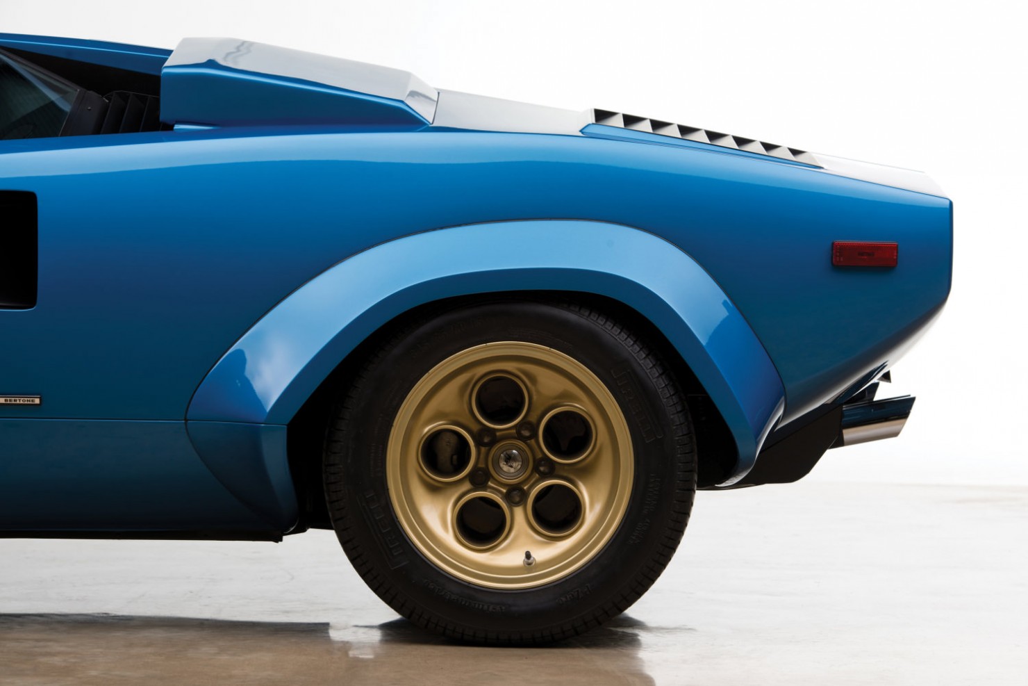 Lamborghini-Countach-LP400S-16