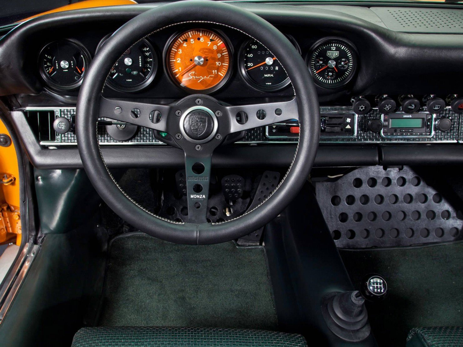 Singer Porsche 911 Interior