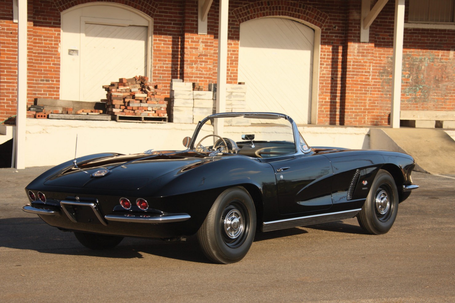 Chevrolet-Corvette-2