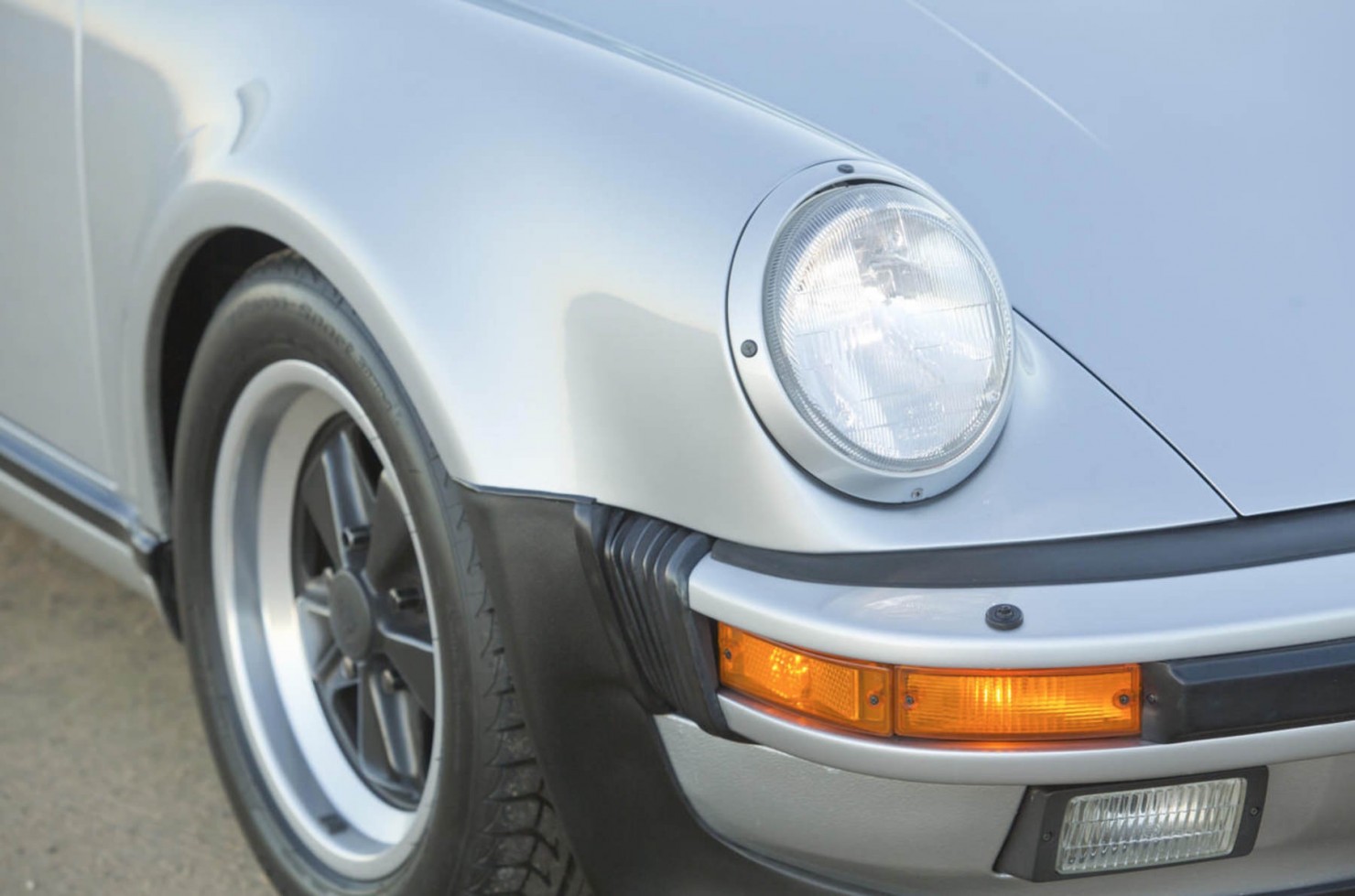 Porsche-911-Turbo-11