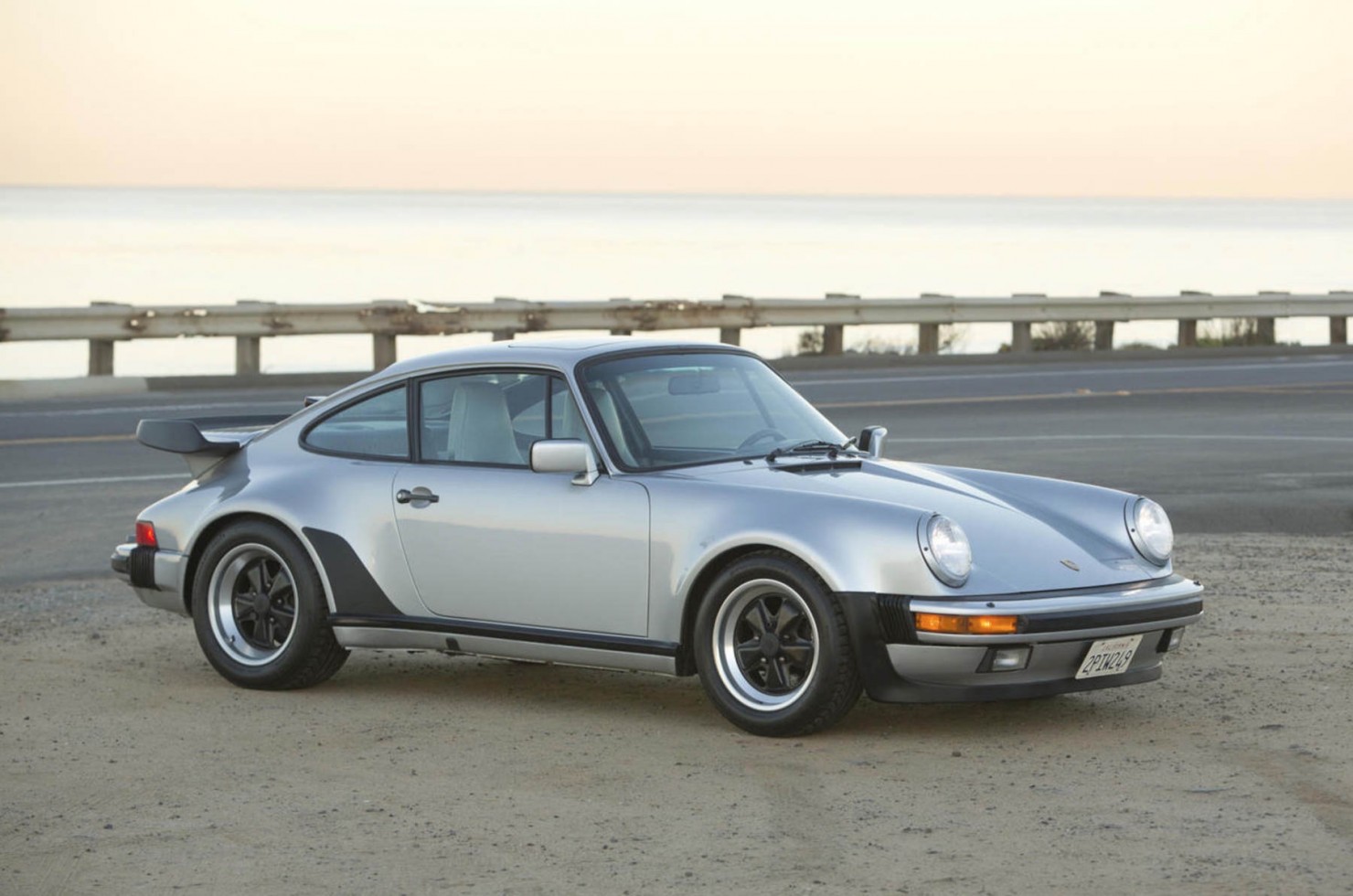 Porsche-911-Turbo-13