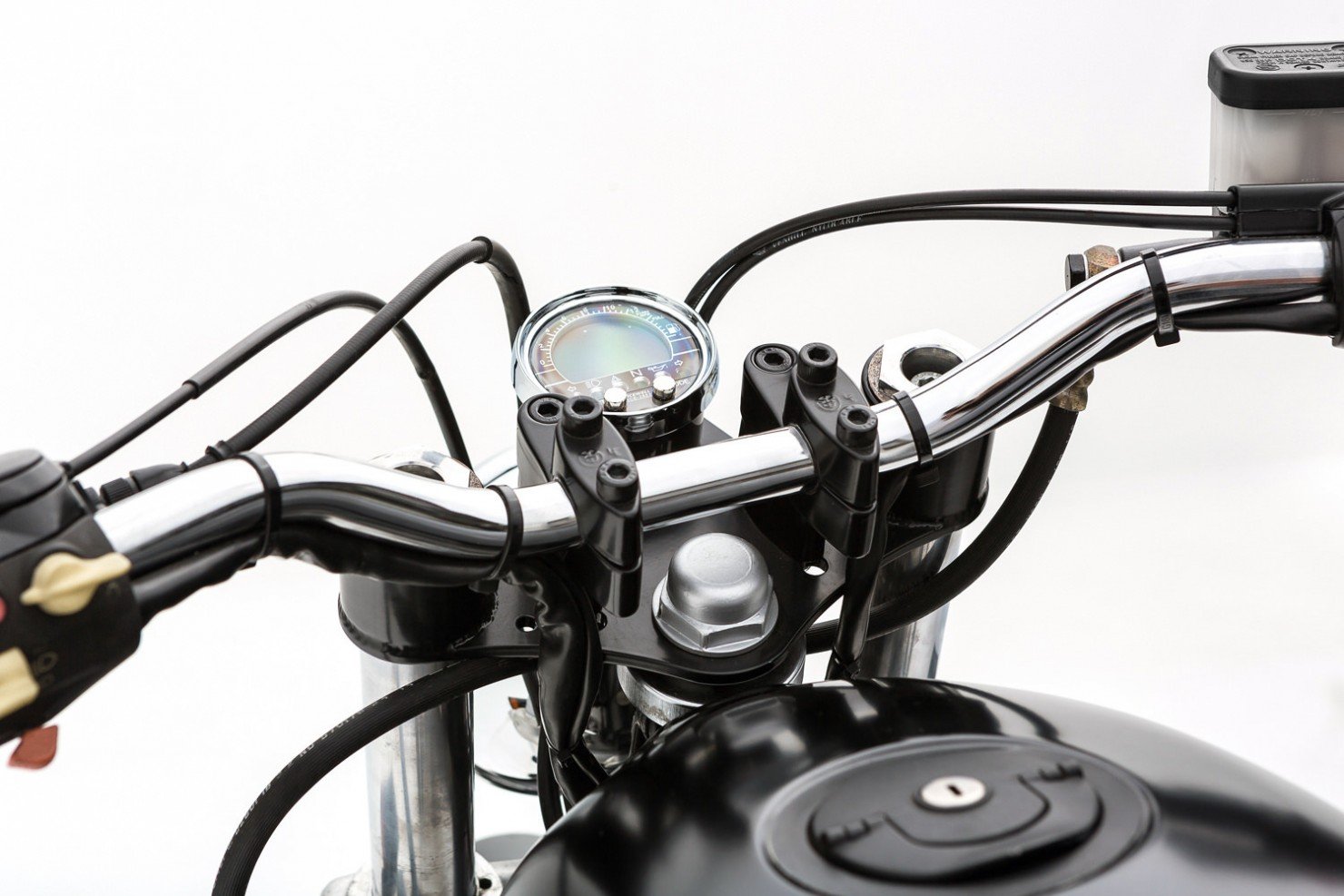 BMW-R65-Motorcycle-8