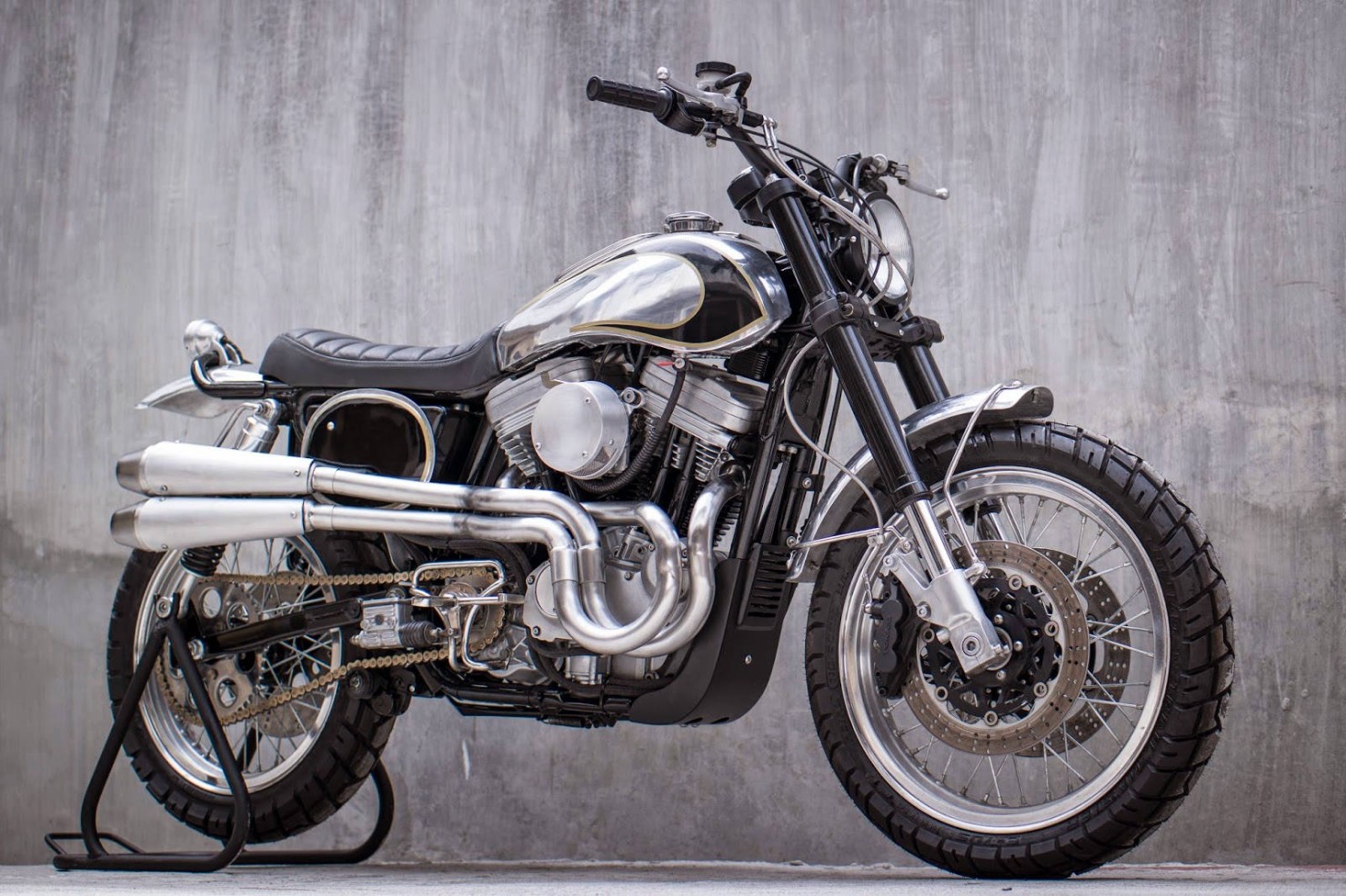 Harley-Davidson-Scrambler-Motorcycle-19