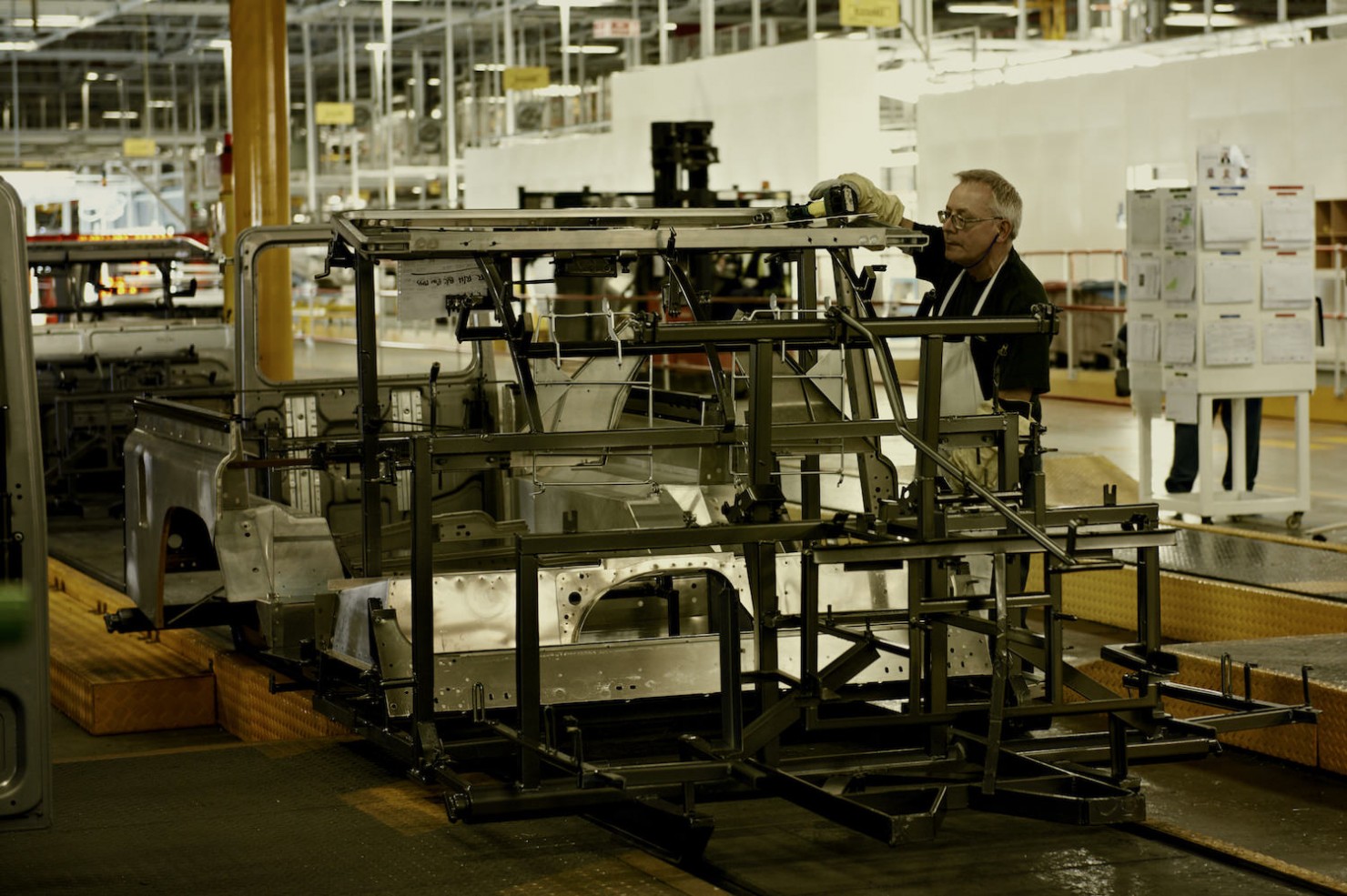 Land-Rover-Factory-18