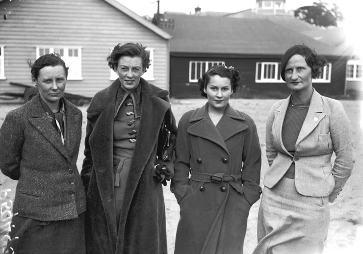 Racing-drivers-Gwenda-Stewart-Doreen-Evans-Kay-Petre-Elsie-Wisdom-Sept-1935